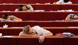 النوم في المحاضرات