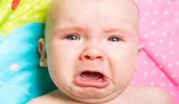بكاء الاطفال الرضع