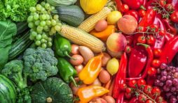 انفوجرافيك | ألوان الفواكه والخضروات تشير إلى فوائدها