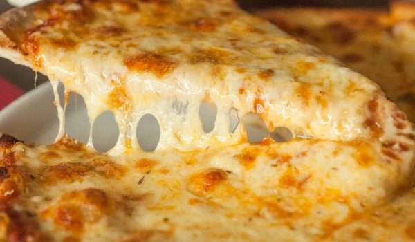 القيمة الغذائية والسعرات الحرارية فى شريحة بيتزا