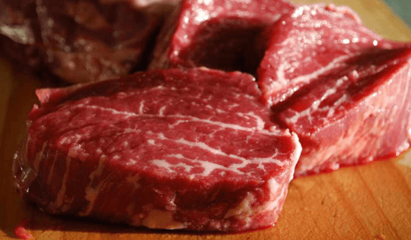 بروتين اللحوم هو المسئول عن السمنة وليست الدهون!