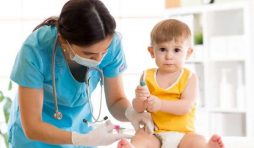 التطعيم والتوحد عند الأطفال .. هل توجد علاقة بينهما؟ اكتشفي الإجابة