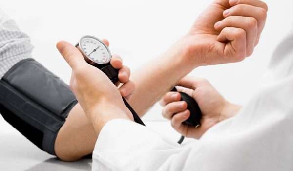 هل يجب تقليل ملح الطعام لـ خفض ضغط الدم ؟