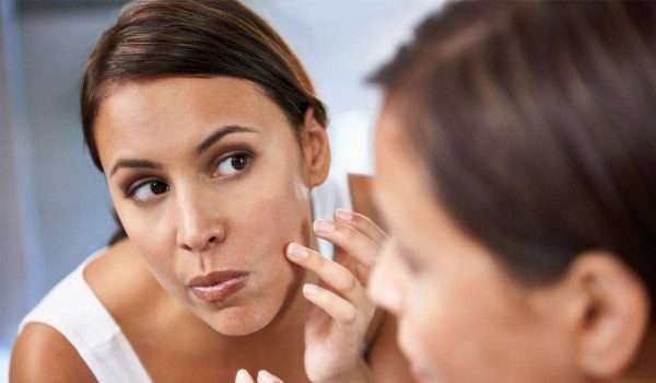 علاج ندوب الوجه بالتقشير و الليزر و طرق منزلية