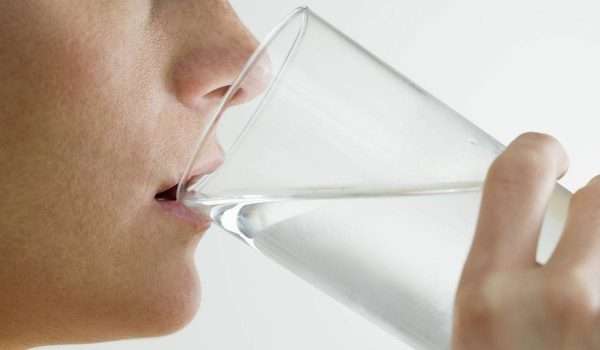هل مياه الشرب التي نشربها لها علاقة بأمراض الجهاز الهضمي؟