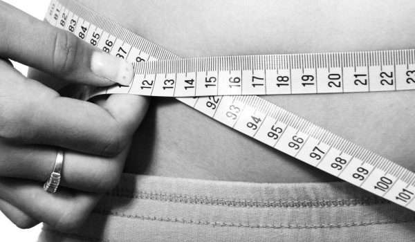 هل الدورة الشهرية تزيد الوزن اثناء الرجيم