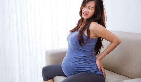 علاج عرق النسا للحامل وتخفيف ألم العصب الوركي بأمان