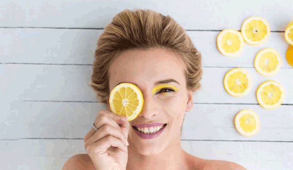 علاج الكلف بالليمون .. وفوائد الليمون والتفاح للبقع الداكنة في الجلد