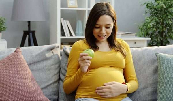 فوائد التفاح للحامل .. وكيف يحمي التفاح الجنين من الربو؟