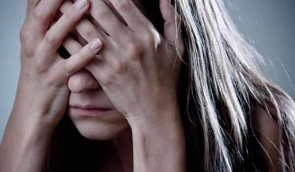 هل الاكتئاب سبب التهاب المفاصل الذي يجهله البعض؟