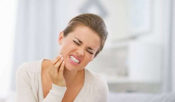 علاج حساسية الاسنان بعد التبييض