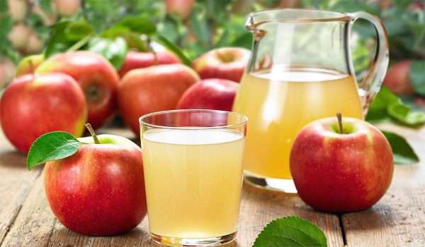 فوائد عصير التفاح .. يعزز الصحة ويكافح الأمراض ويعتني بالجمال