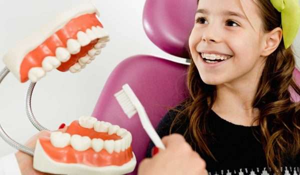 فحص الاسنان للأطفال Dental exam for children
