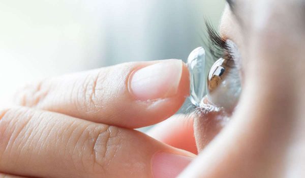 علاج التهاب العين من العدسات