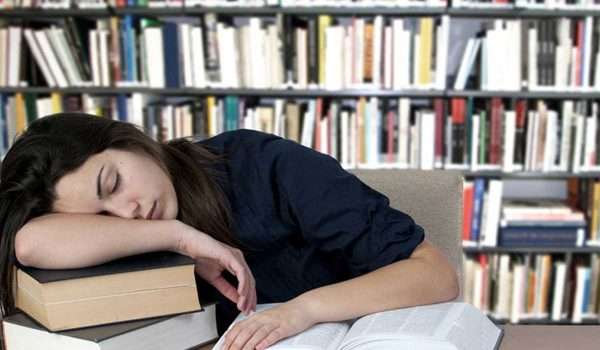 علاج الخمول والتعب والرغبة الشديدة في النوم والنصائح اللازمة