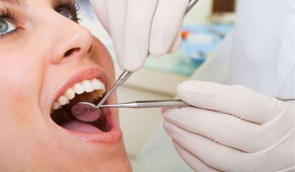 أهمية مراجعة طبيب الأسنان بشكل دوري
