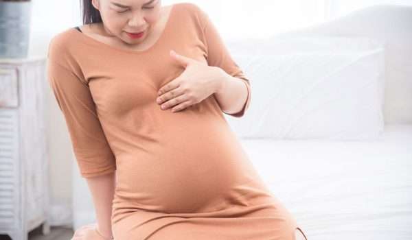 أسباب زيادة ضربات القلب عند الحامل وضرورة استشارة الطبيب