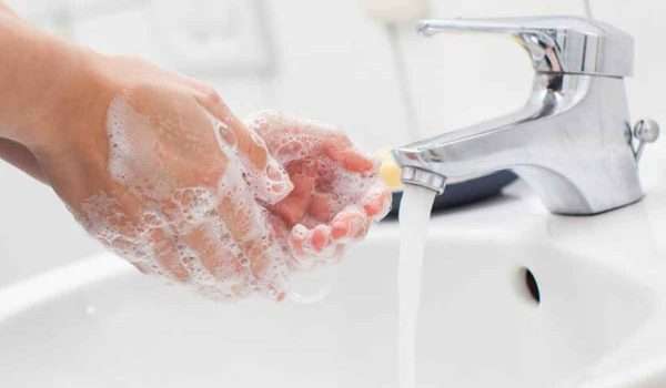 احمي نفسك وعائلتك من الكورونا بغسل يديك بهذه الطريقة
