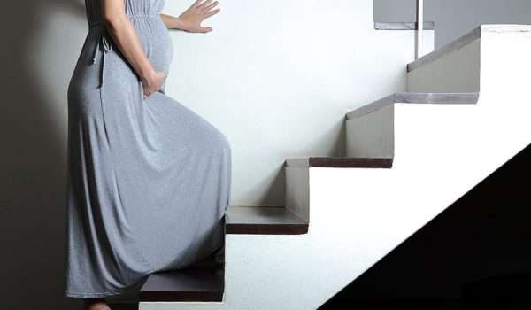 صعود الدرج ونزوله للحامل