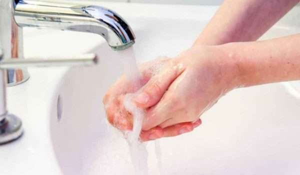 تحمي نفسك وأسرتك من الإصابة بفيروس كورونا بغسل اليدين ؟
