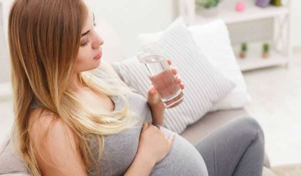 ما فوائد الماء للحامل