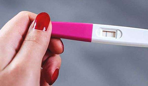 ظهور خط خفيف جدا في اختبار الحمل قبل موعد الدورة