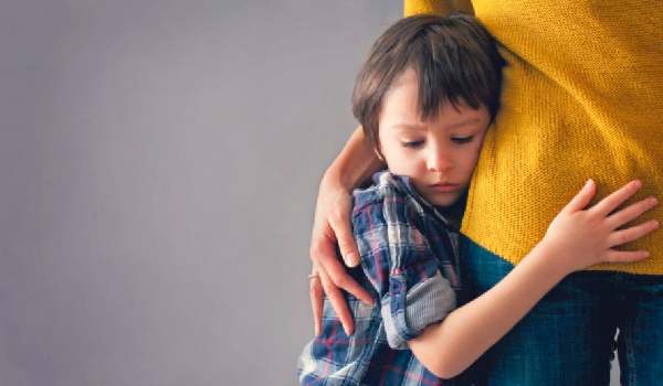 القلق عند الاطفال أعراضه وأنواعه وأسبابه وعلاجه