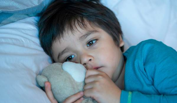 علاج الخوف عند الاطفال عند النوم
