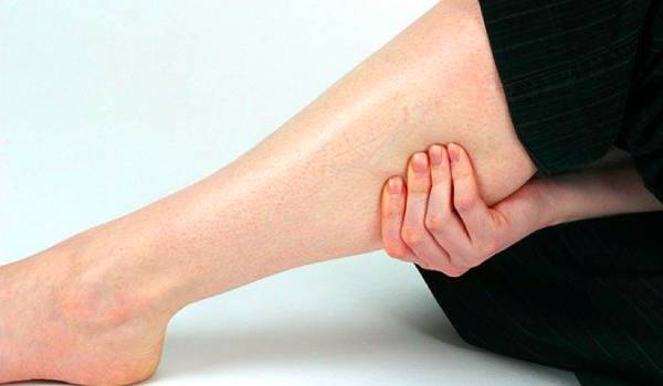 اعراض جلطة الساق