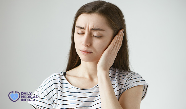تأثير التهاب اللوزتين على الأذن