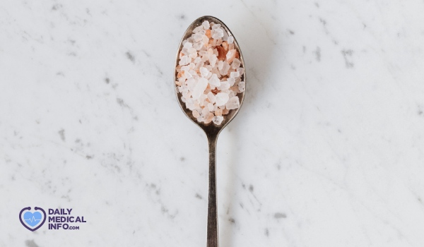 فوائد الملح الصخري في البيت "الطعام"