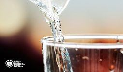 هل شرب الماء بعد الجماع مفيد أم ضار؟