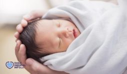 10 أشياء تضر الطفل الرضيع احرص على تجنبهم
